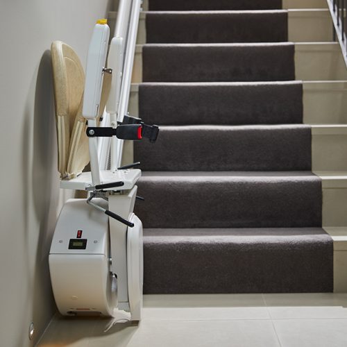 Bespoke_Synergy_Straight_Stairlift_Image03.jpg